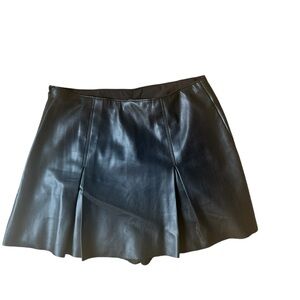 Minimally Worn Abercrombie & Fitch - Vegan Leather Skirt/Skort - Large